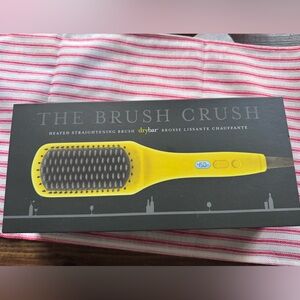 Drybar The Brush Crush Heated Straightening Brush